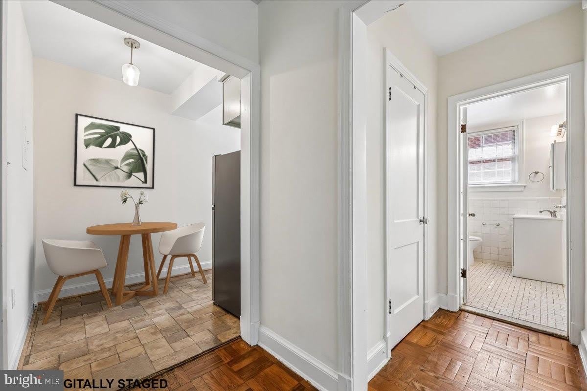 4481 MACARTHUR BLVD NW #204 – photo 3