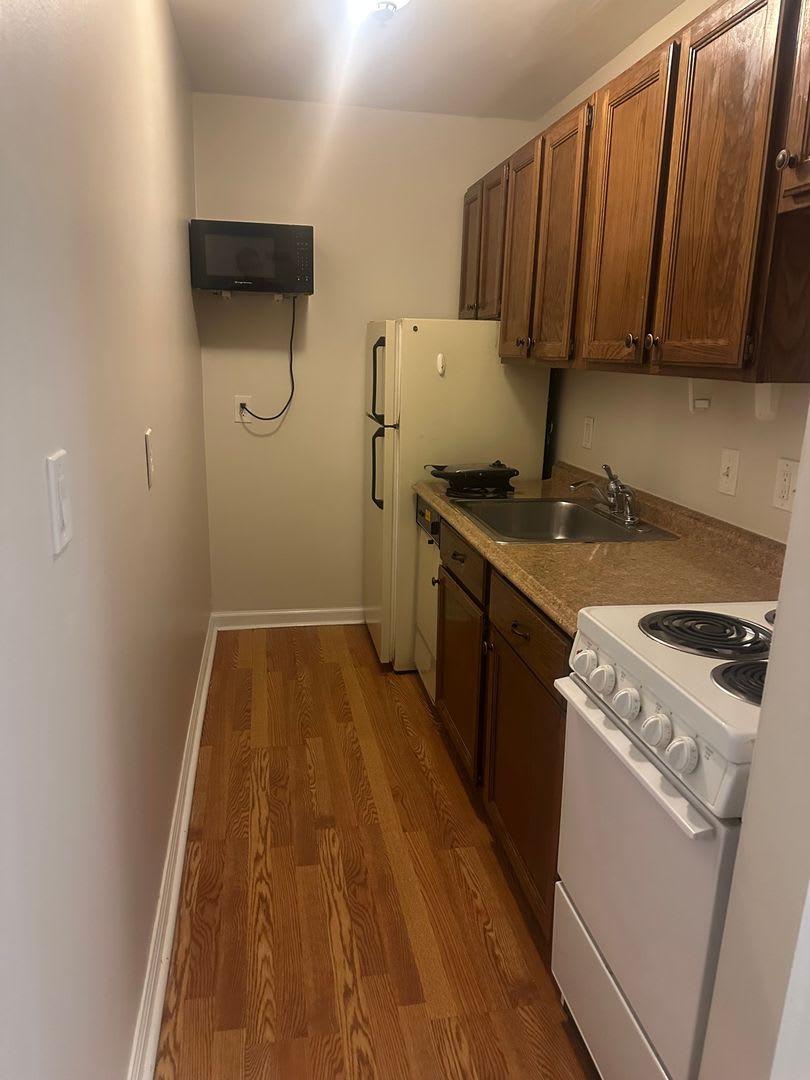 2-Bedroom Condo for Rent — $1,460/Month – photo 4