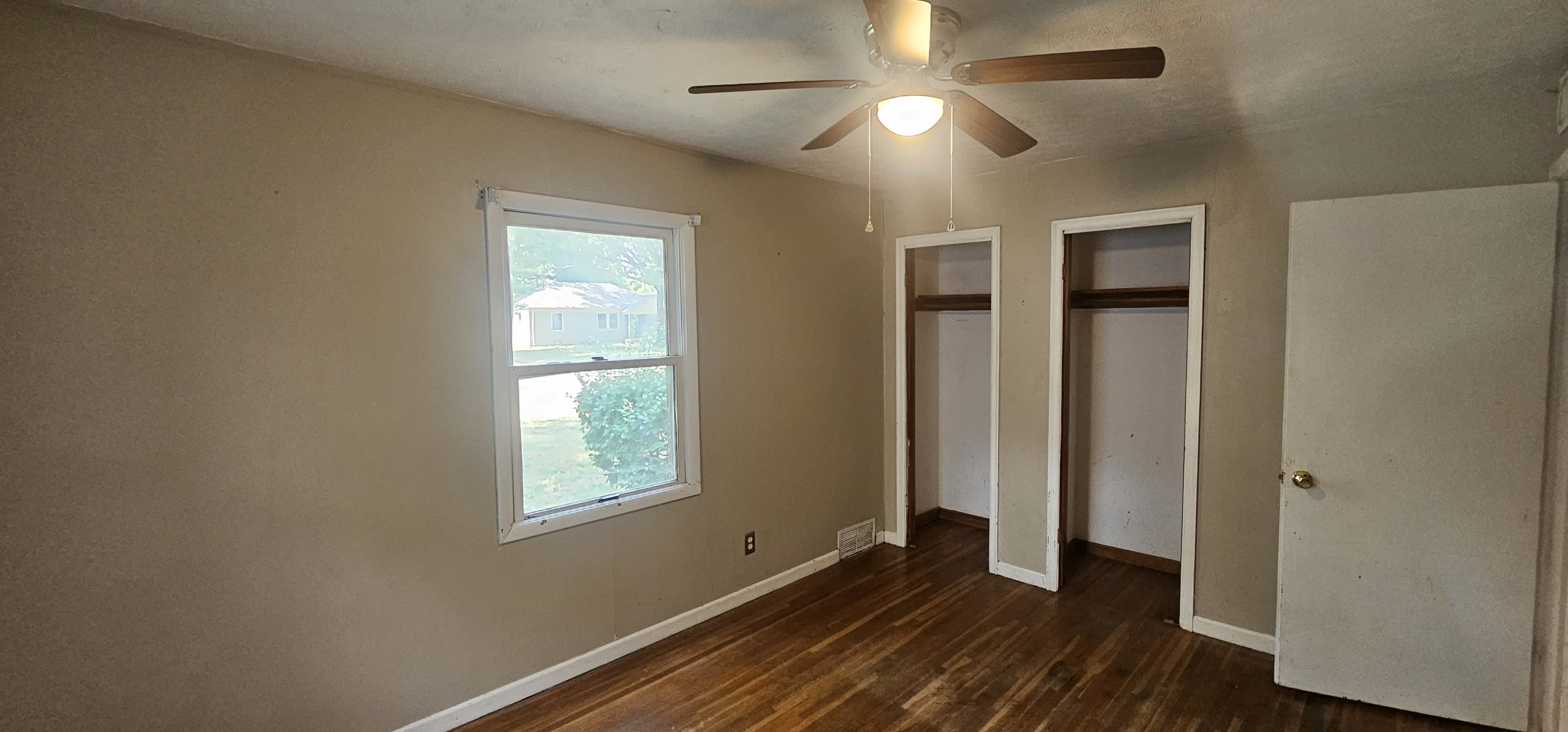 716 S Drury Lane – photo 4
