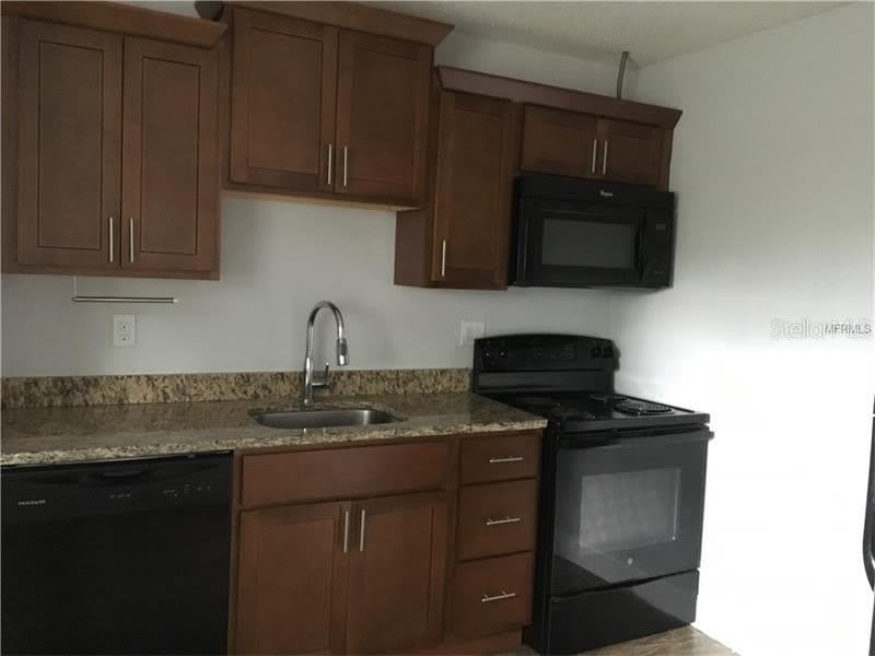 508 VARSITY Street – photo 4