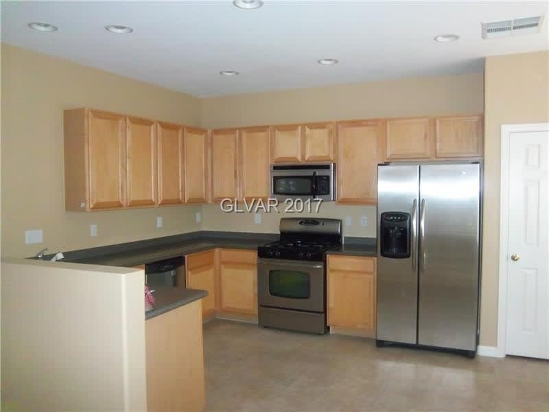 3761 Hollycroft Dr – photo 2