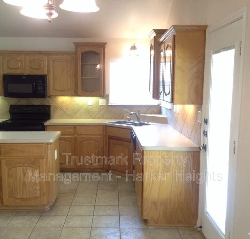 411 Winter Sun Drive – photo 3