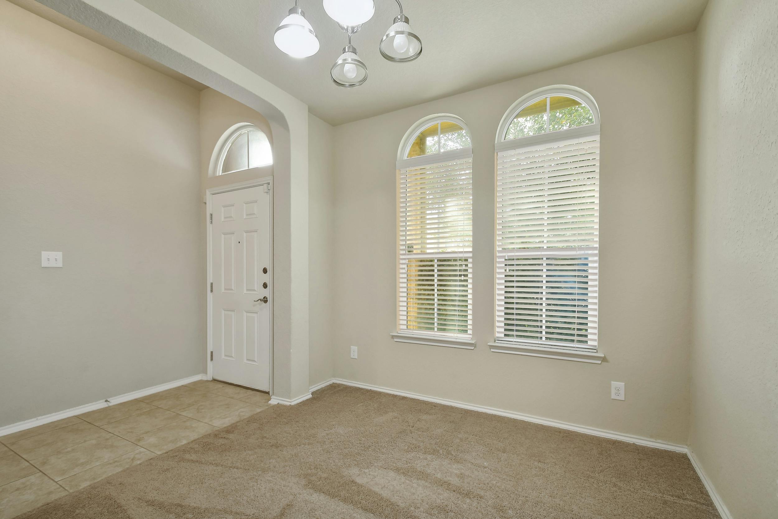 10220 Colonel Rdg – photo 4