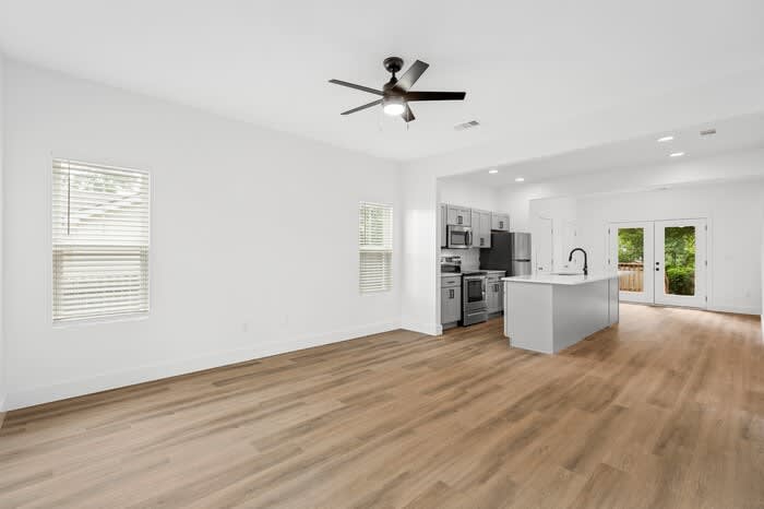 530 Raymond Street – photo 3