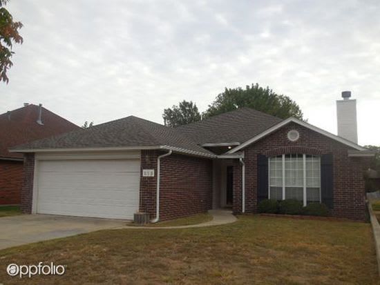 West side rental 3 bed/2 bath/2 car garage – photo 1