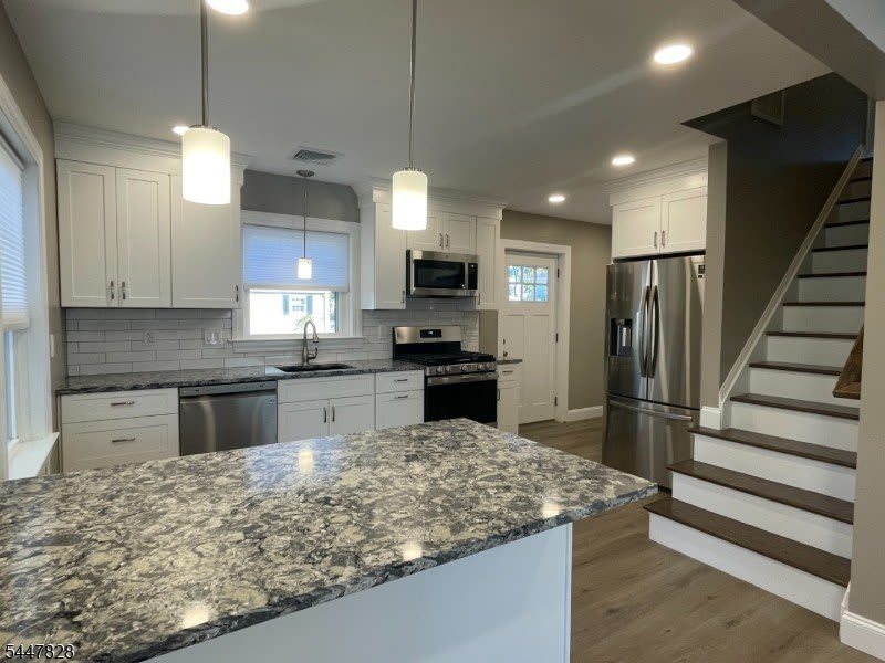 58 Hastings Ave – photo 2