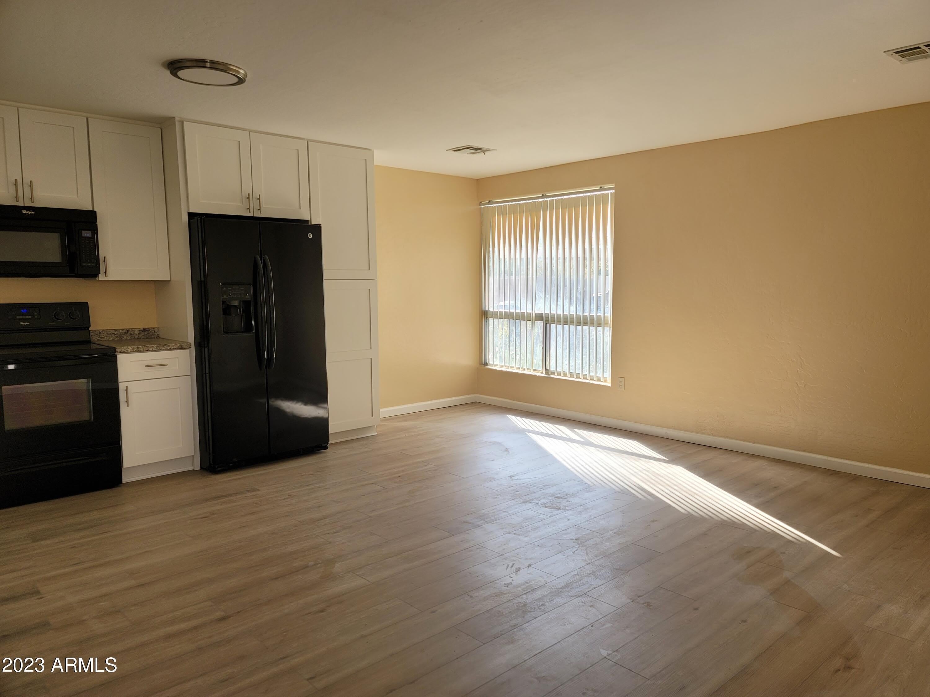 532 W 9th Street – photo 3