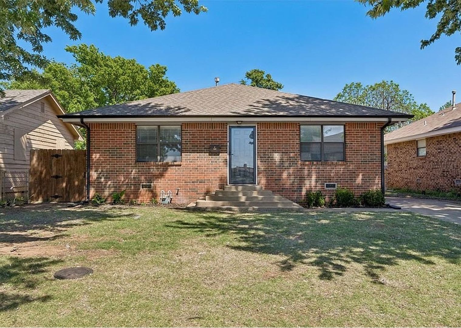 Location Space And Style Come Together In This Beautifully Remodeled Home Located Practically On The University Of Central Oklahoma Campus – photo 1