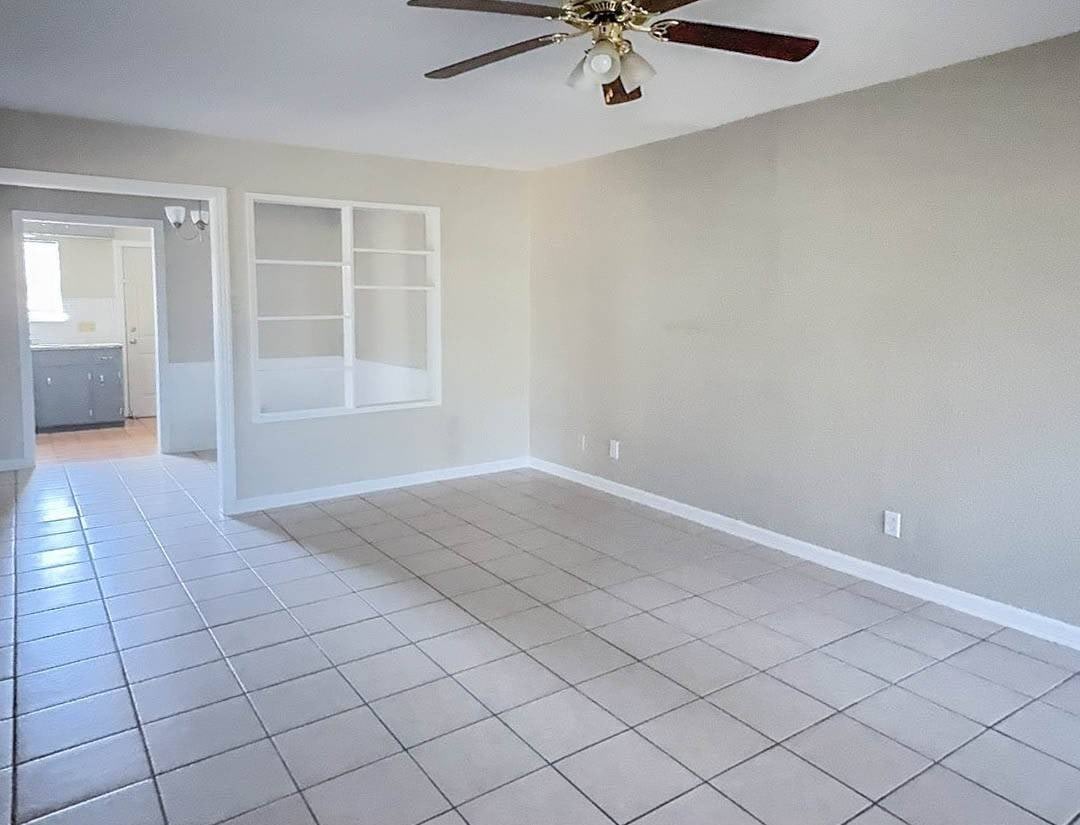 909 Wells St – photo 4