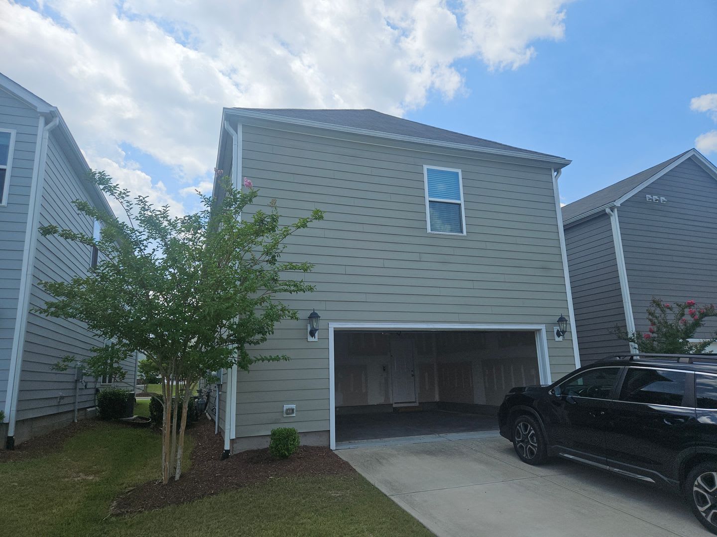 Gorgeous 3Br 2.5Ba Home in Cary! Available Now! – photo 3