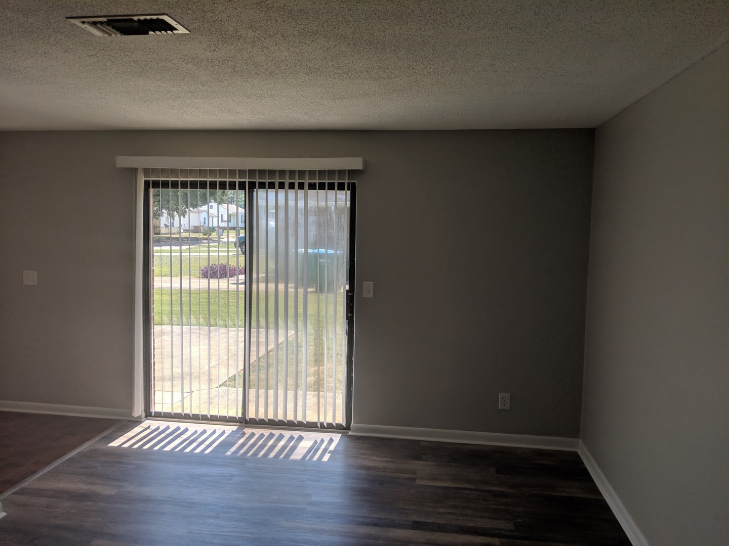 For Rent – photo 3