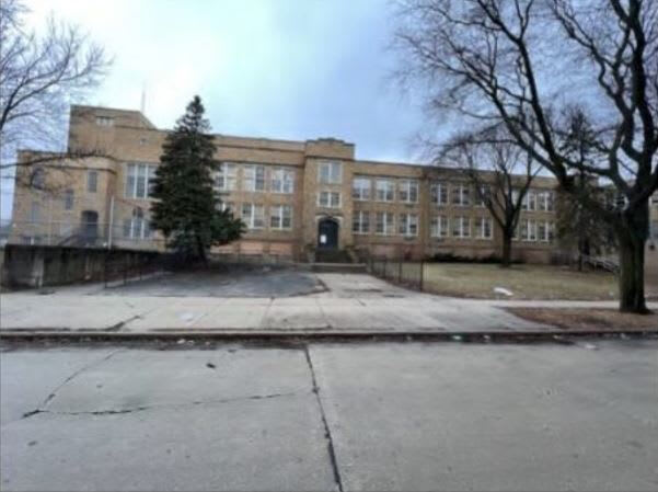 Edison School Apartments – photo 2