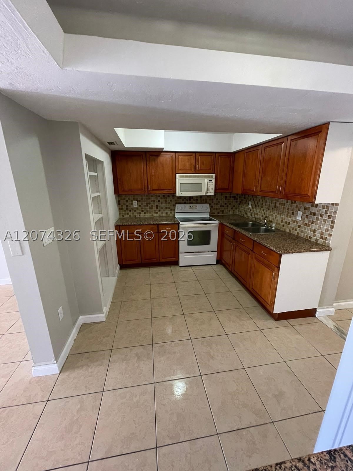 1567 NW 60th Ave – photo 1
