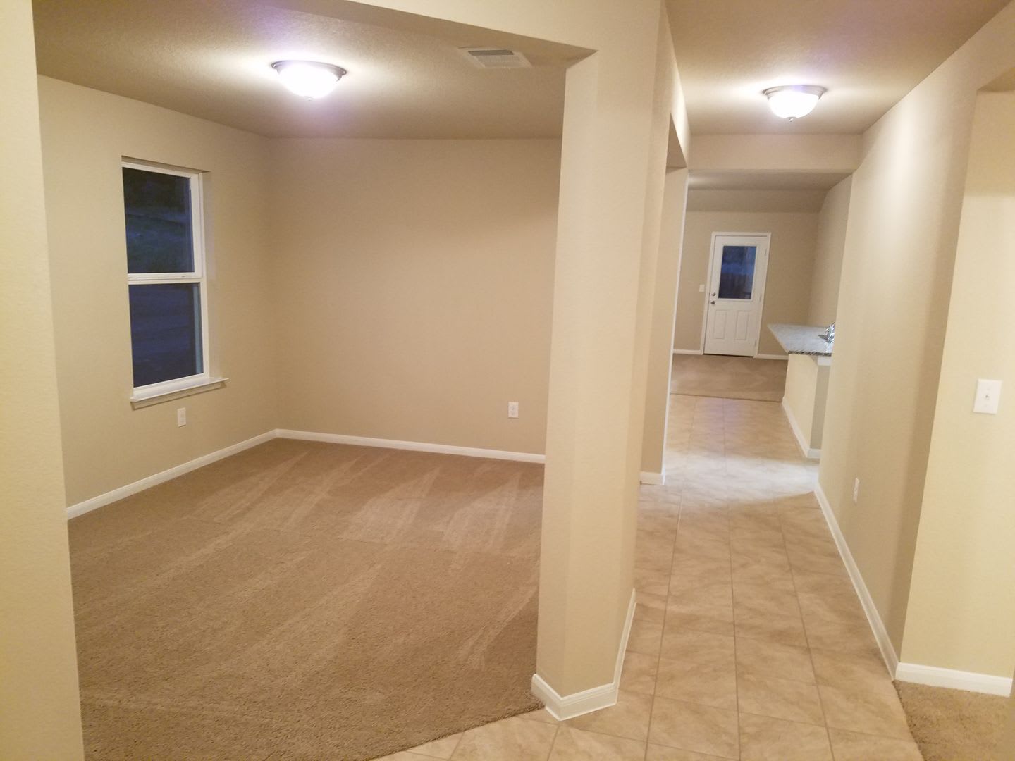 Amazing 4 bed, 2 bath Dell Valley – photo 3