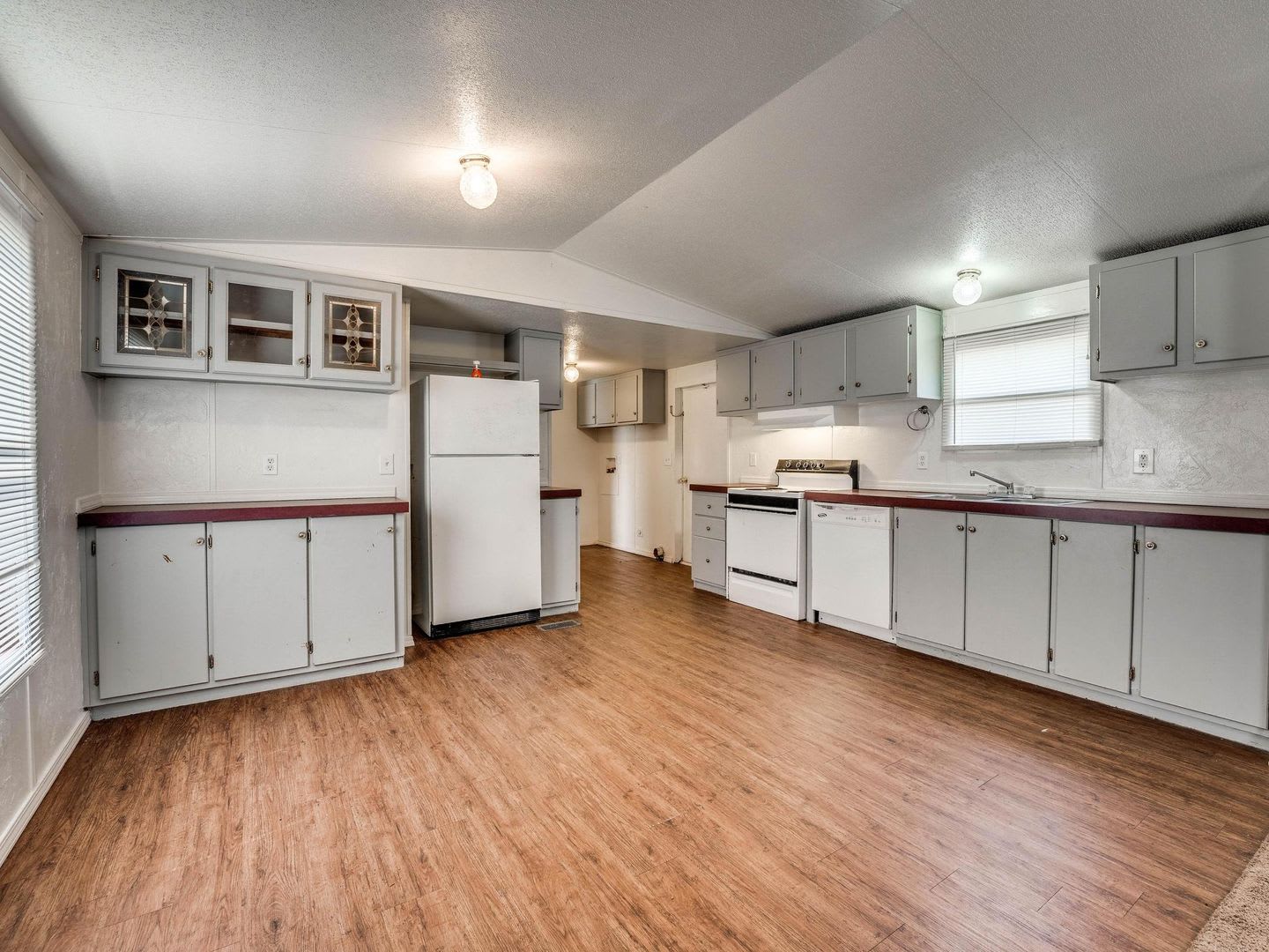 3bed/2bath Mobile Home on 1.2 Acres Available in Noble! – photo 5