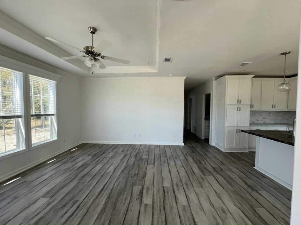 115 N Lake Drive – photo 3