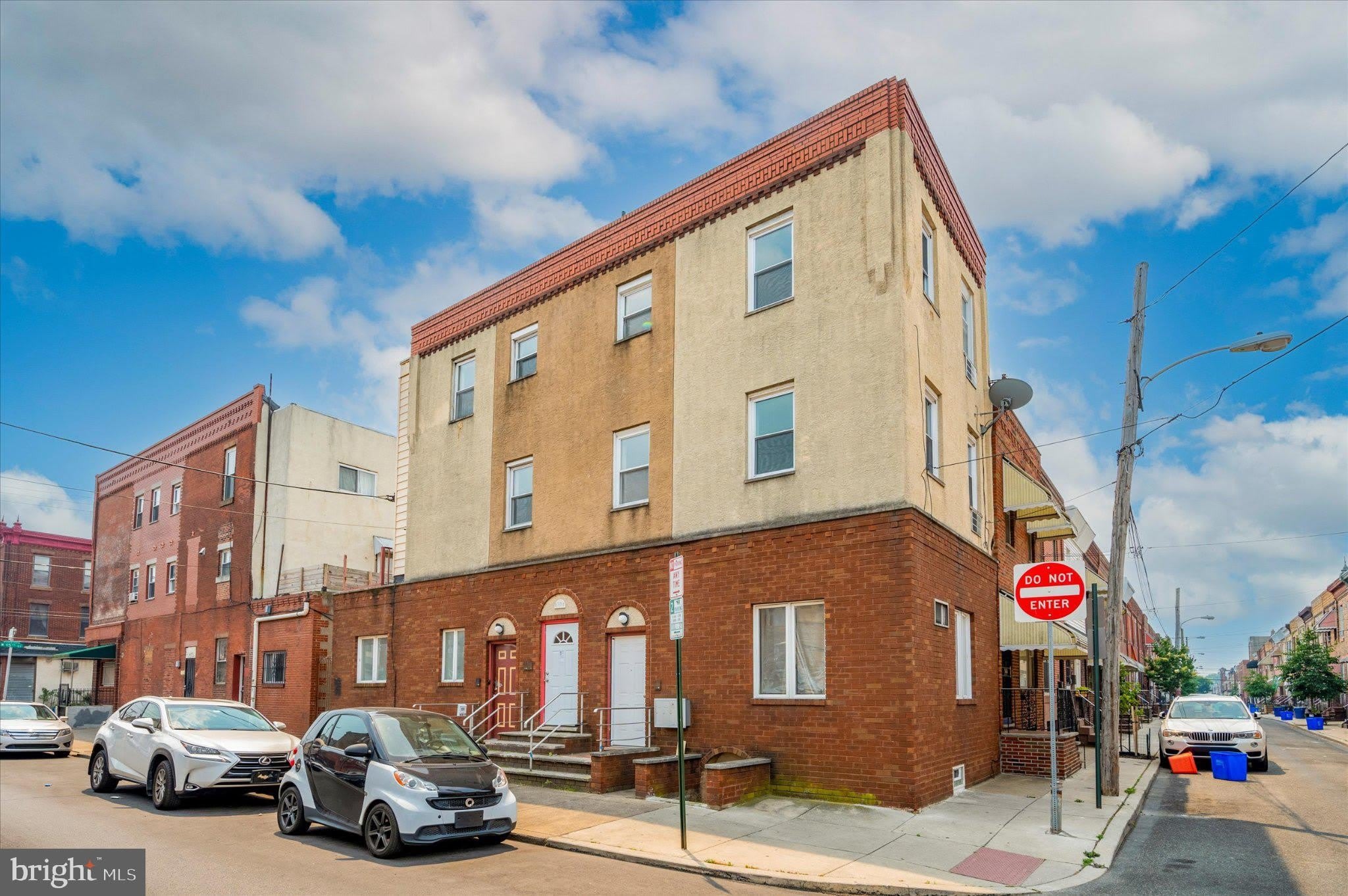 2201 S HICKS Street – photo 2
