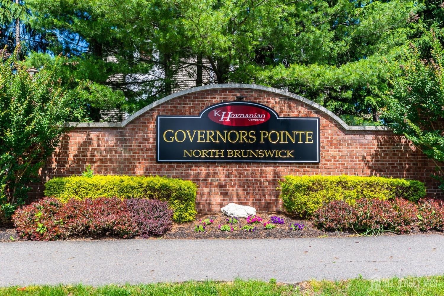 465 Northam Drive – photo 2