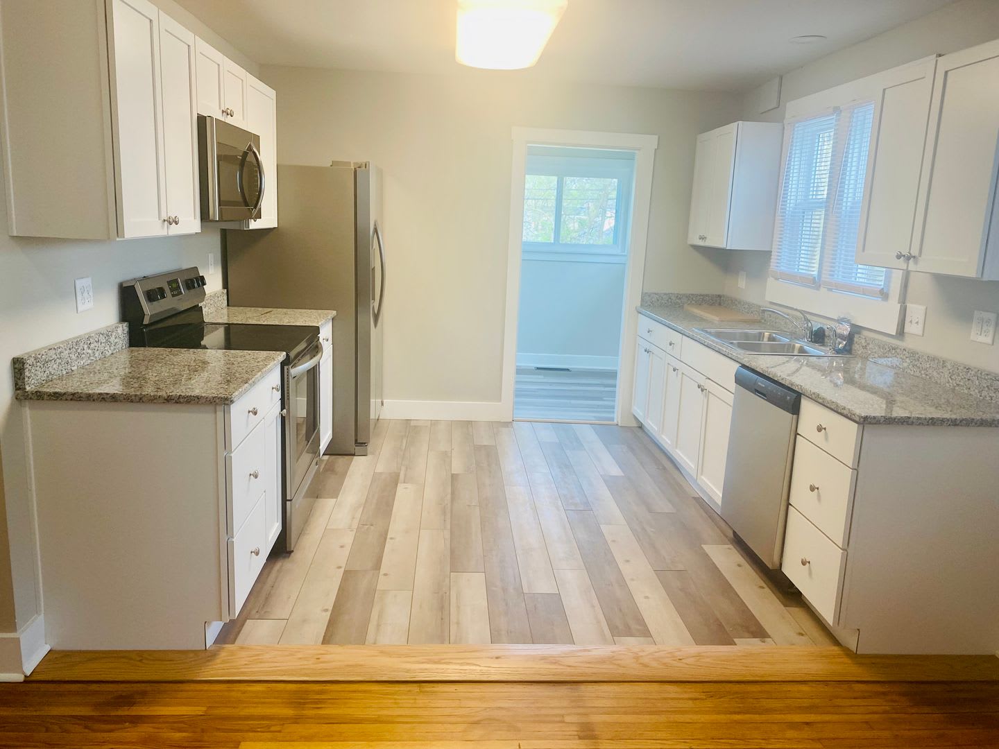 Newley Renovated 4BR – photo 2
