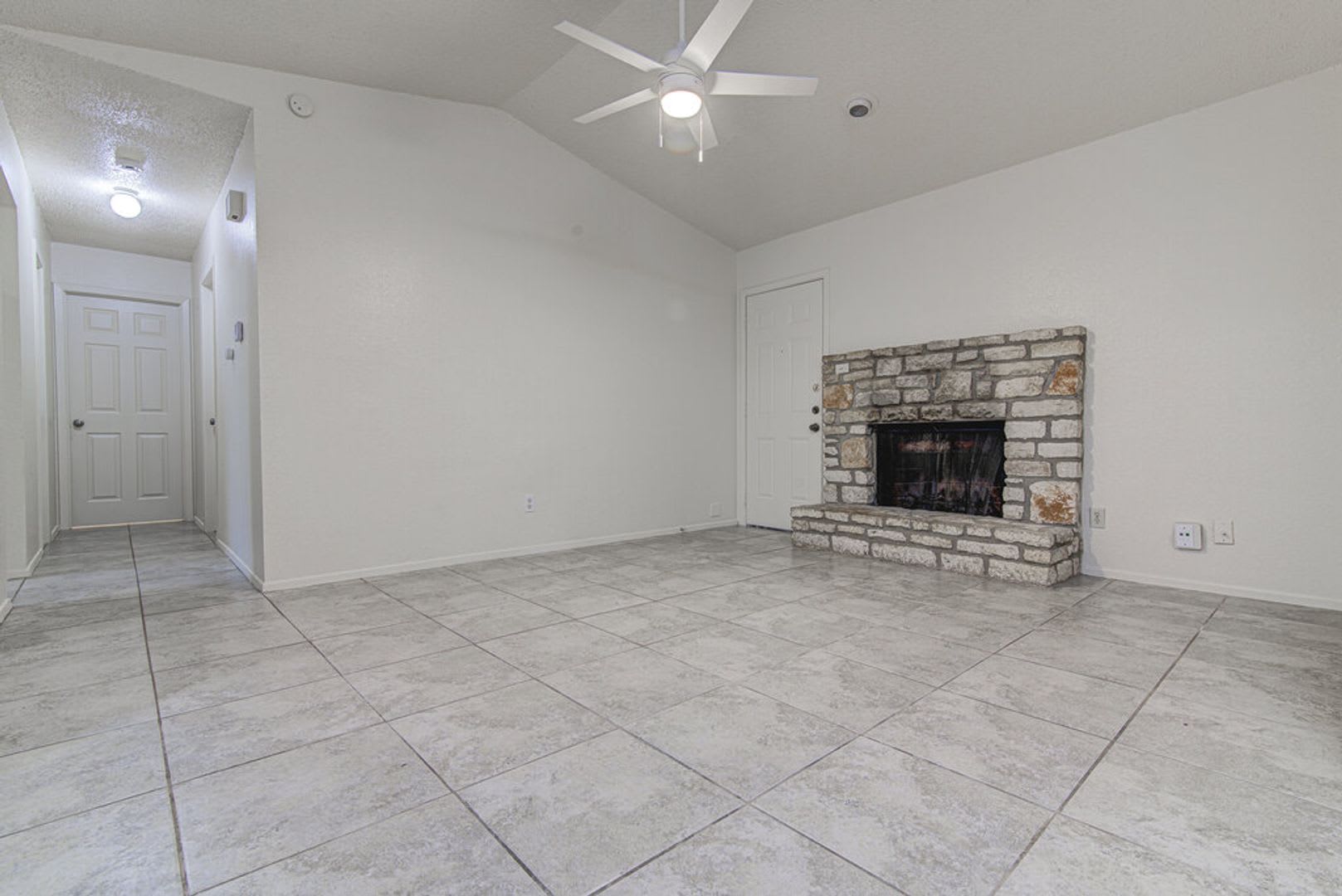824 King Albert St – photo 5