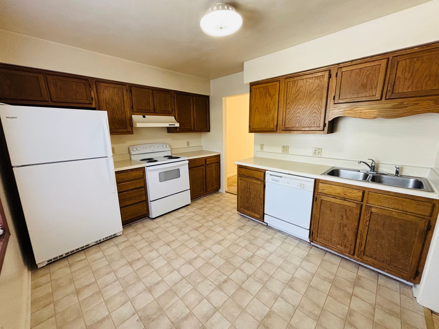 4 Bedroom 3.5 Bath Townhouse – photo 2