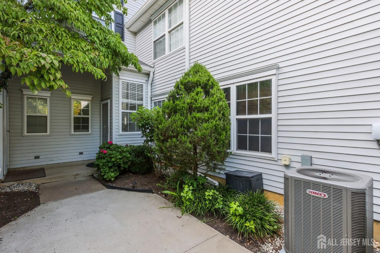 761 Banyan Court – photo 2