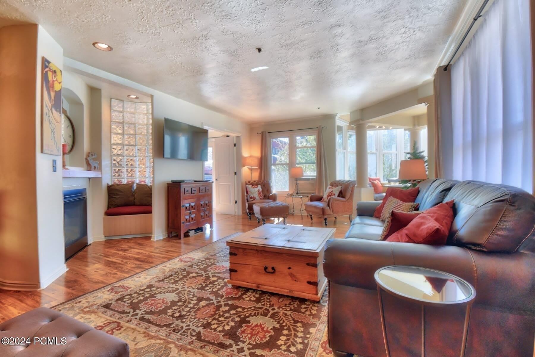 1402 Empire Avenue – photo 3
