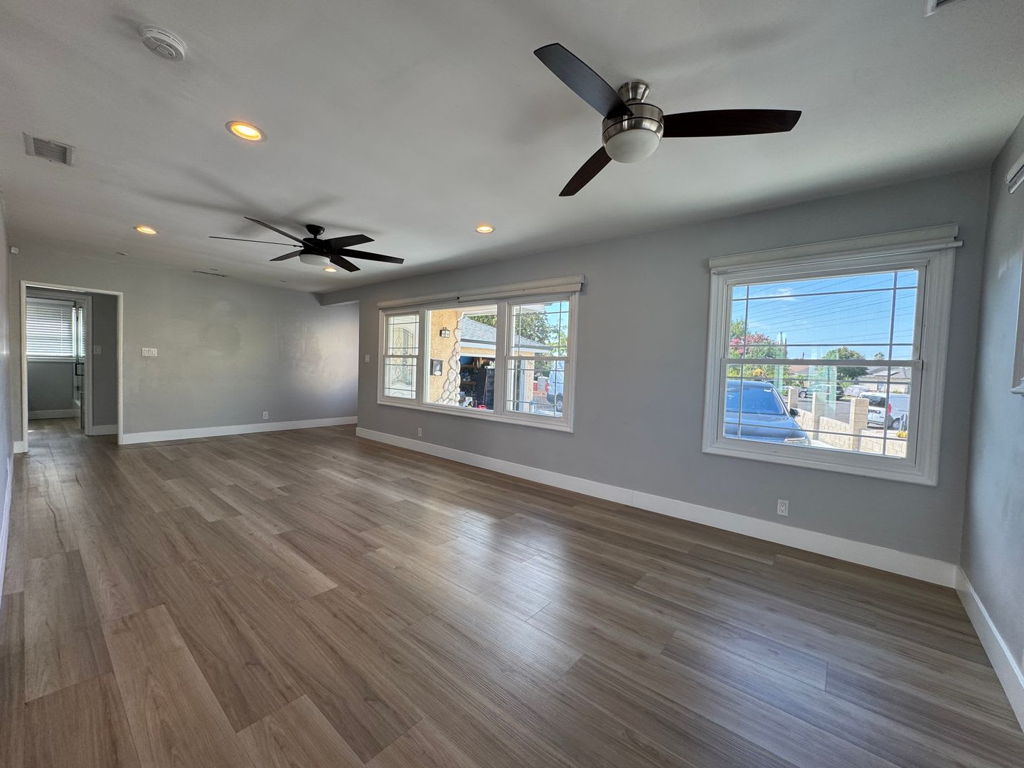 3 Bedroom 1.5 Bath on a quiet cul-de-sac in a highly sought-after Arleta neighborhood – photo 2