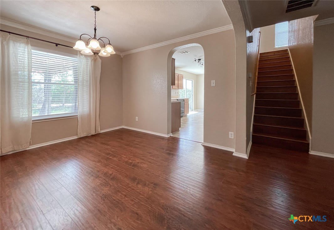 2237 Stoneleigh Drive – photo 4