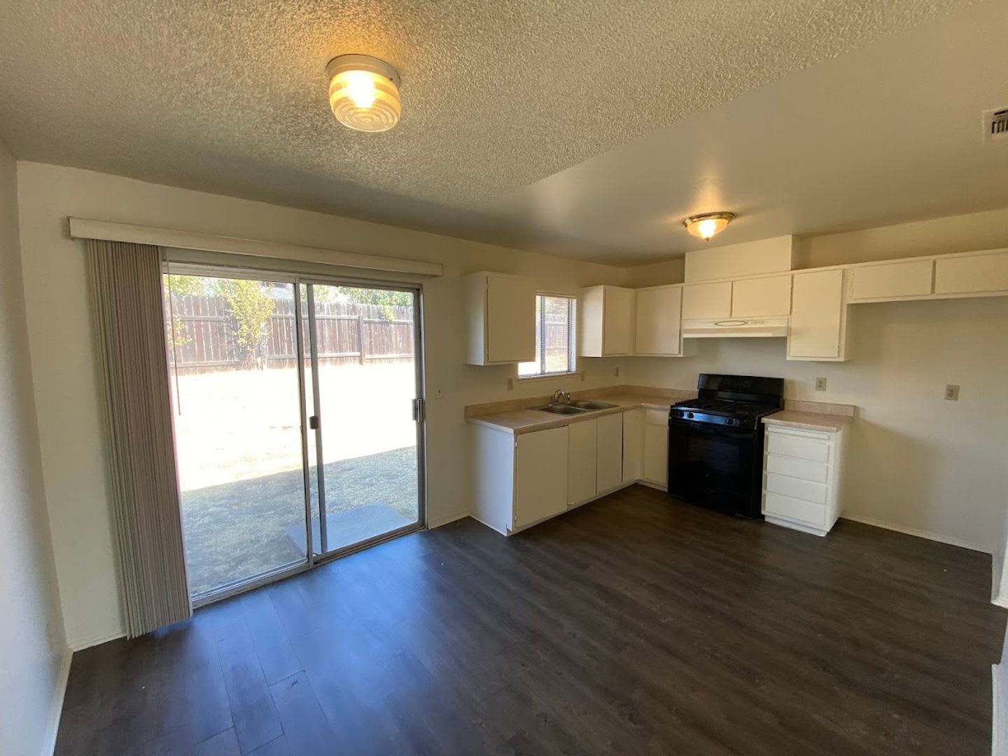 3 Bed 2 Bath Home Available Now – photo 5