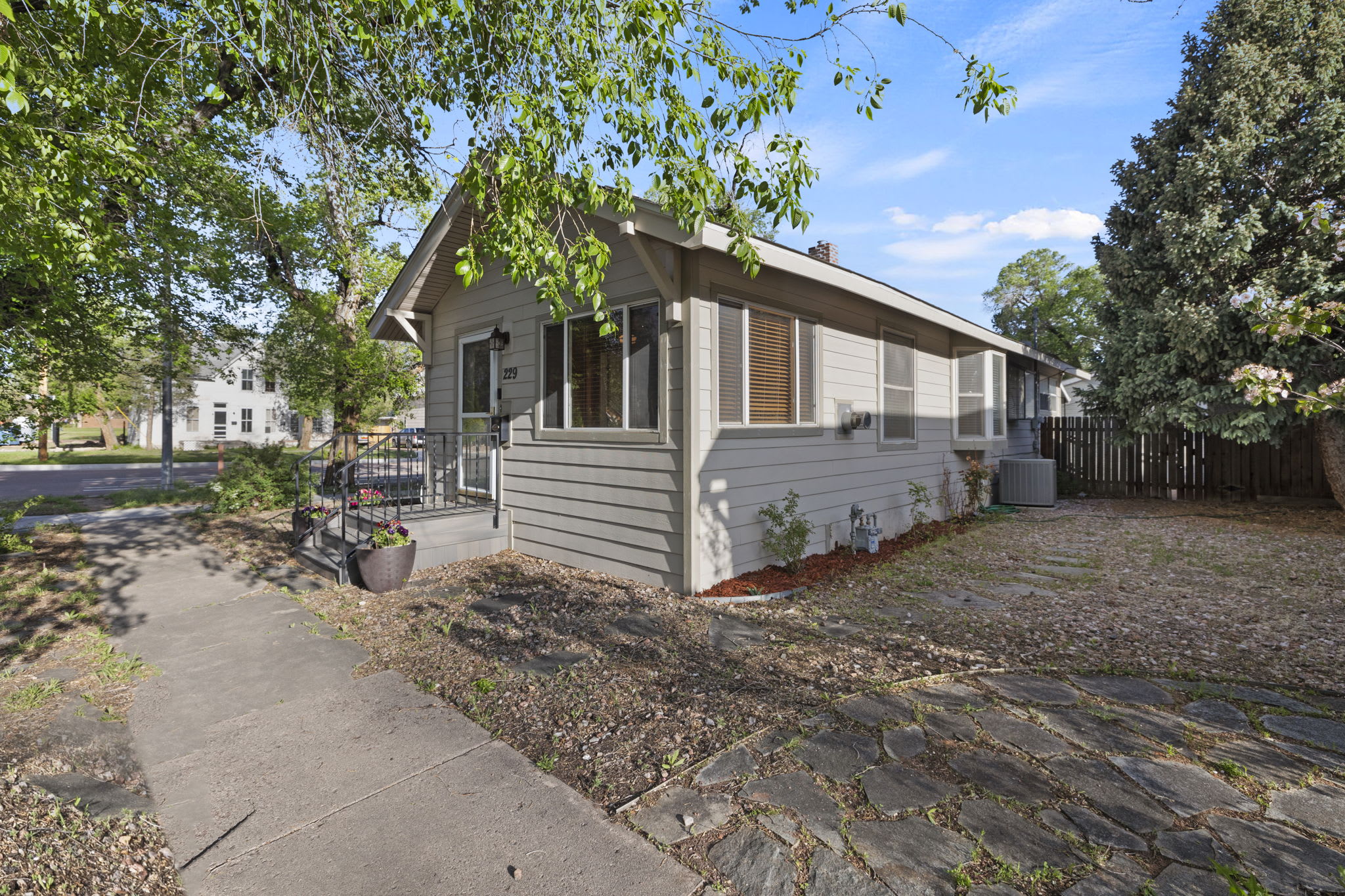 229 E Washington St – photo 2