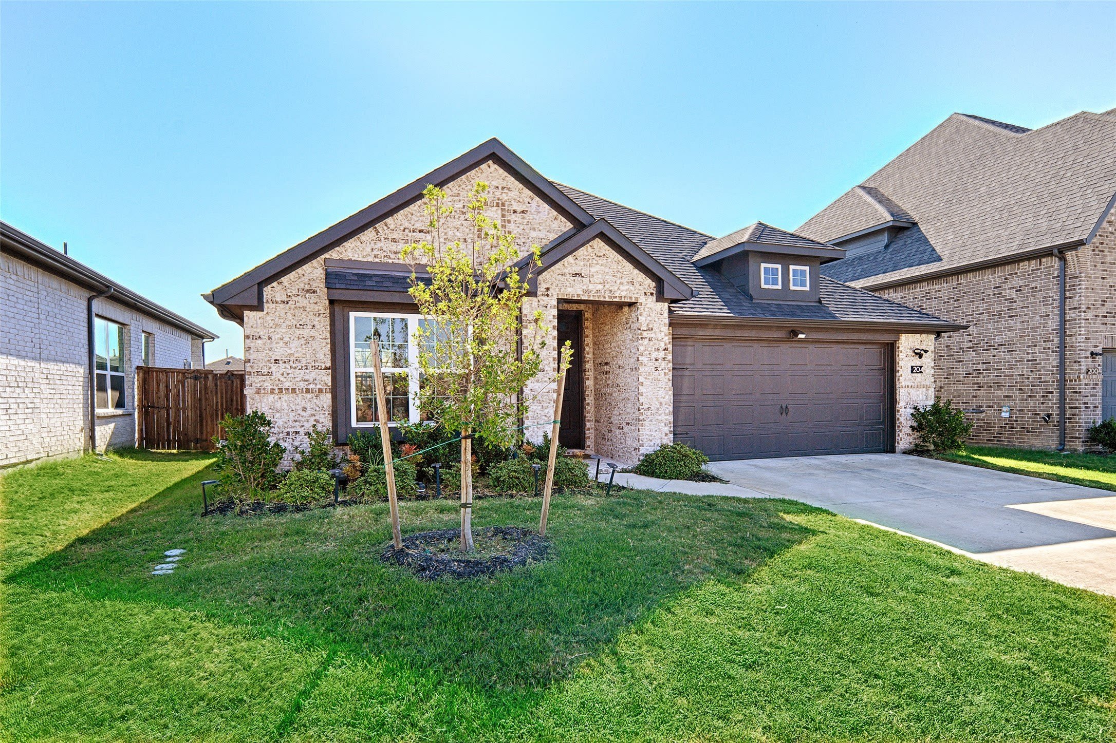 204 Tartane Drive – photo 2
