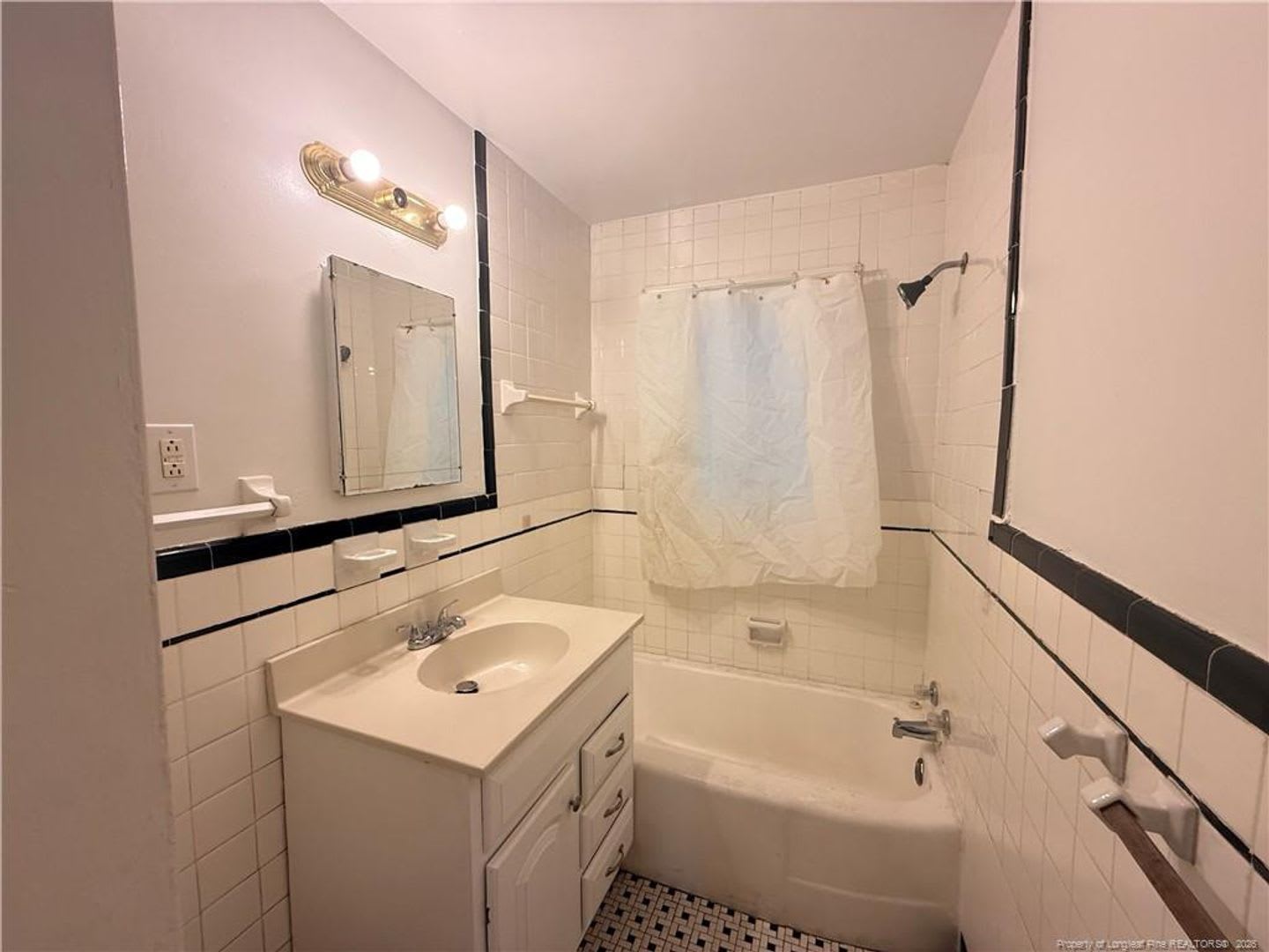 115 S Tarboro St – photo 5