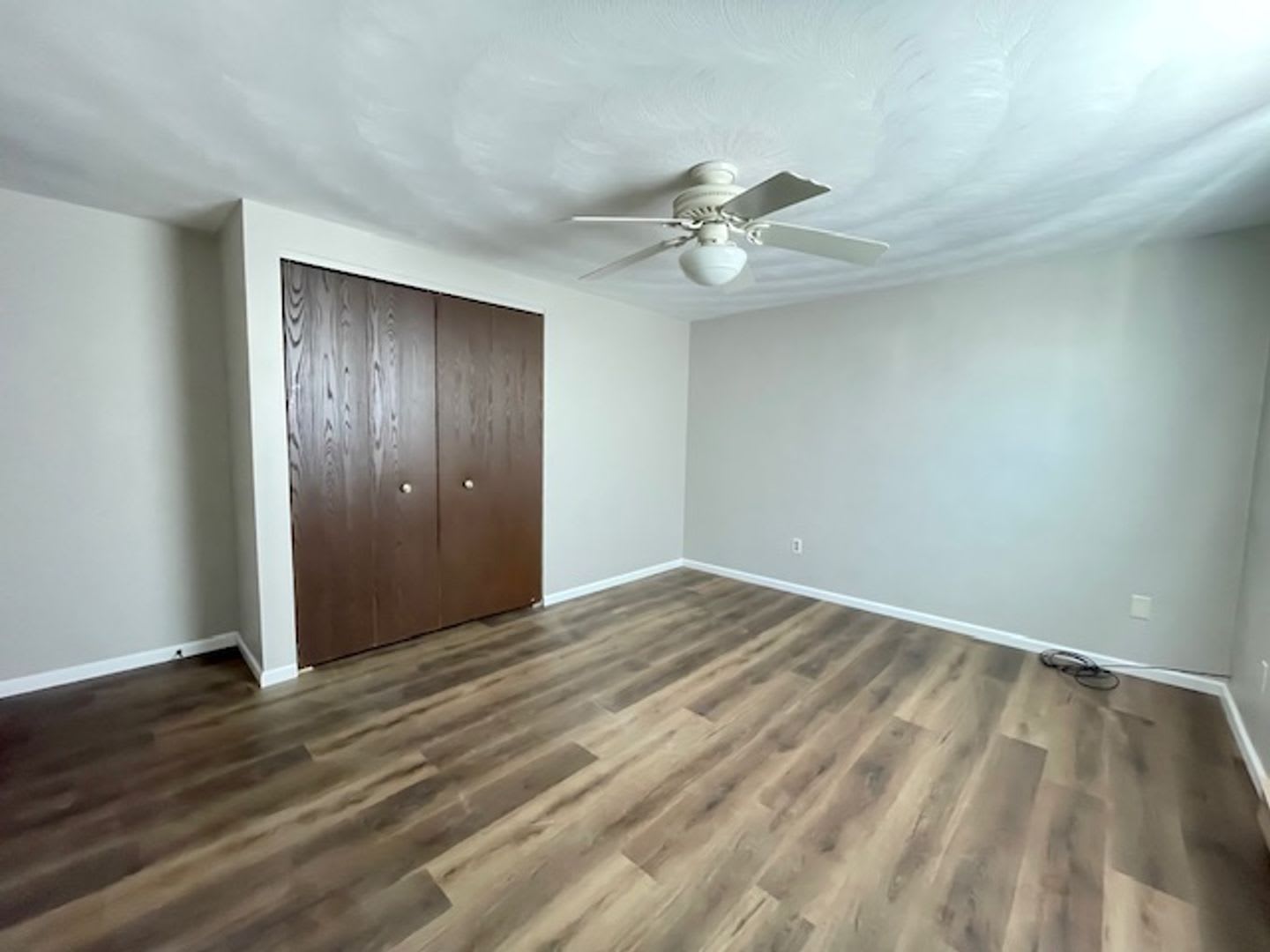 SPACIOUS 2 Bedroom Duplex Move-In Ready! – photo 5