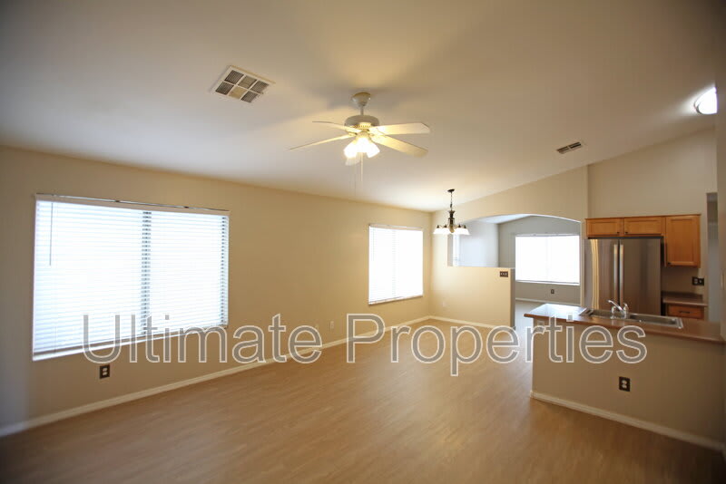 14944 W Maui Ln – photo 4