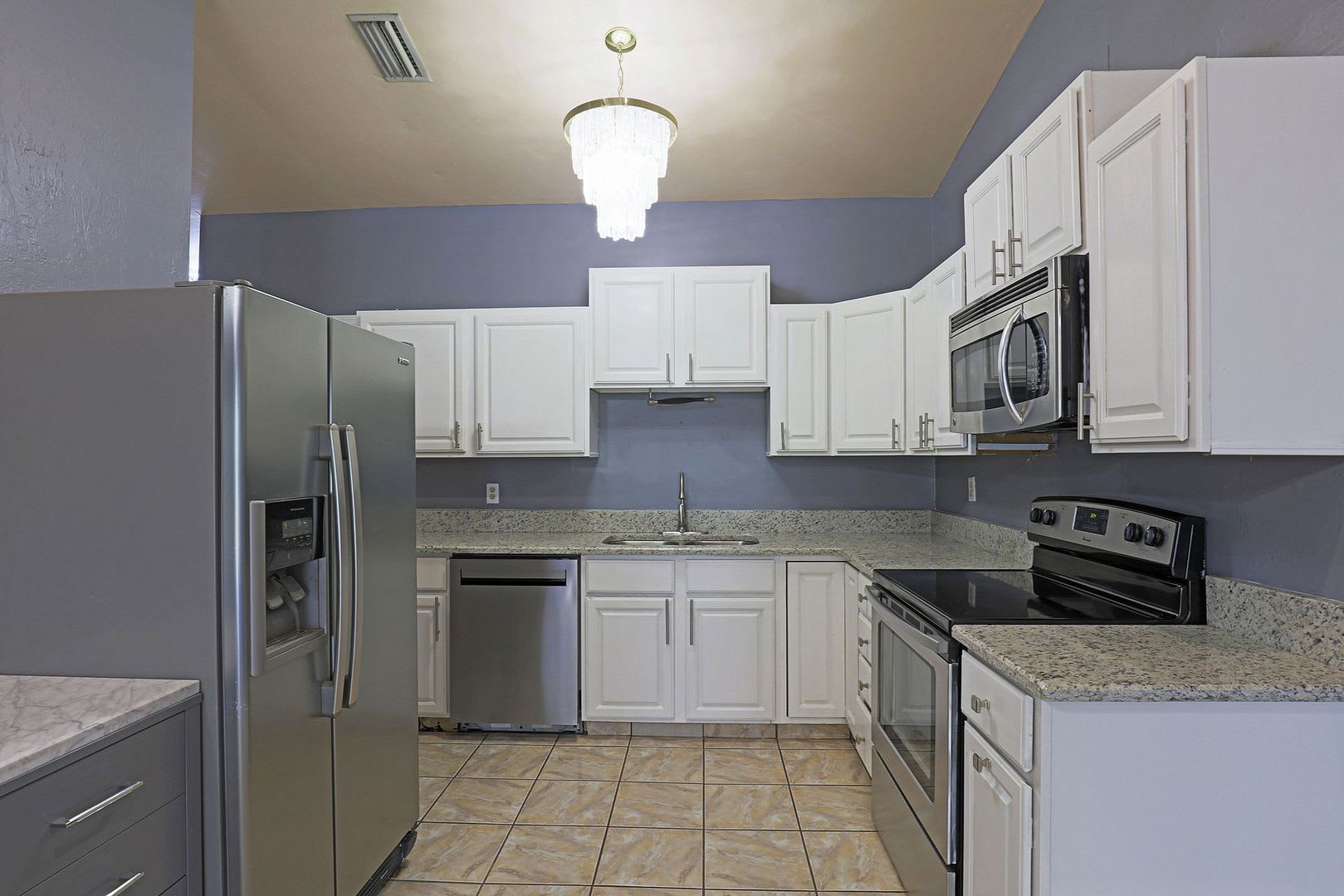 3818 SW 7th Place – photo 1
