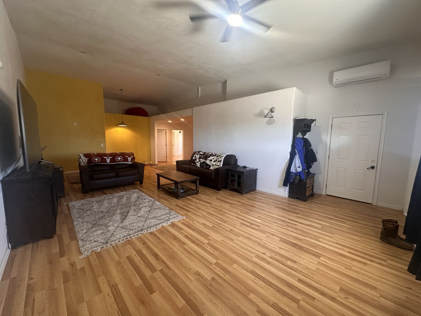 2 bedroom, 1 bathroom home – photo 3