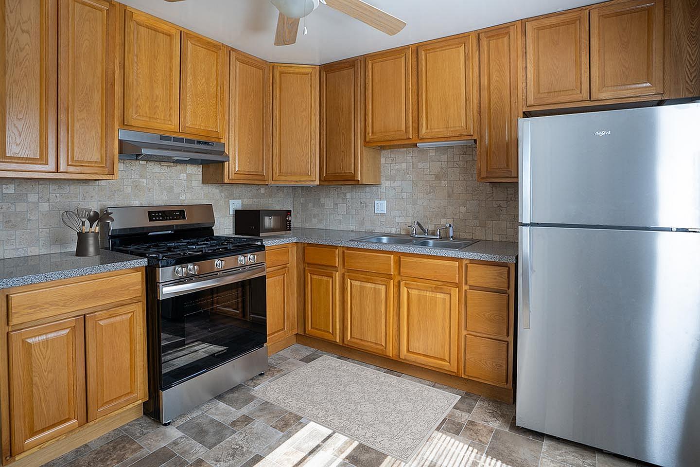 Larkwood Place Apartments – photo 5