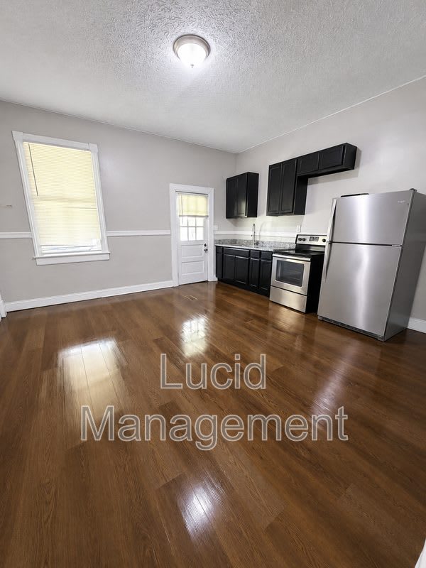 420 Montana Avenue – photo 1