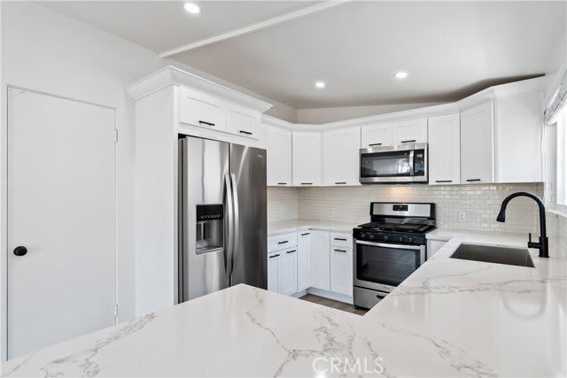 3205 Bayside Drive – photo 3