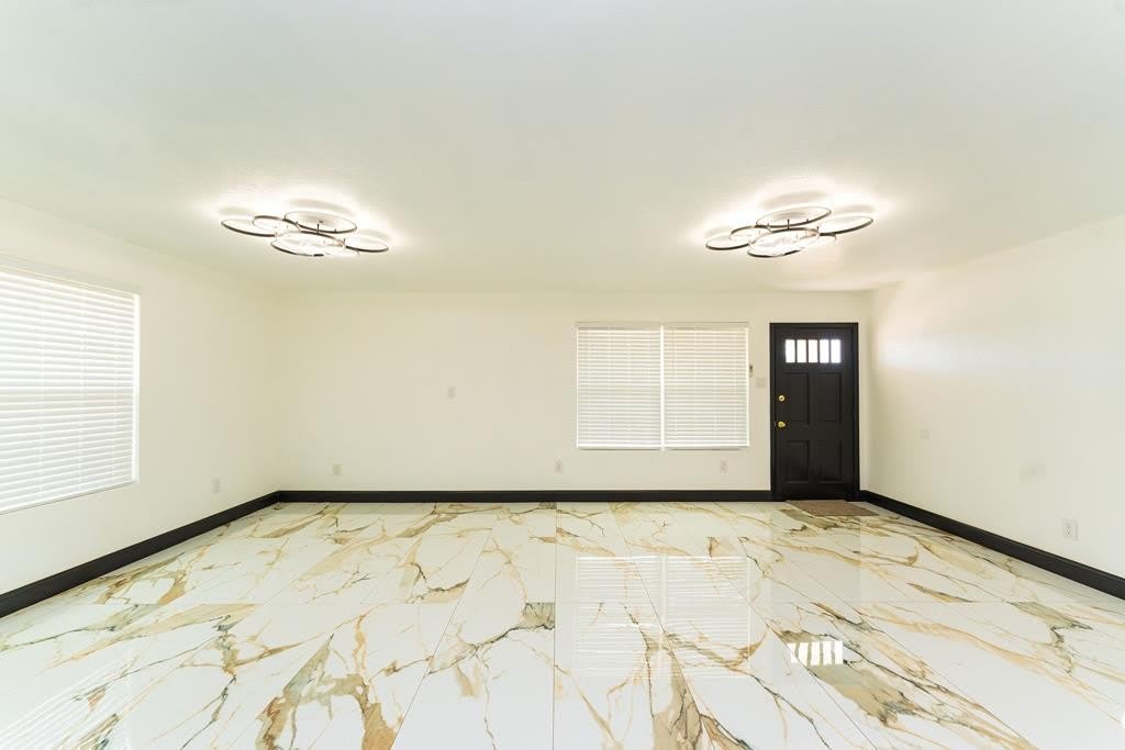 4209 Redbud Ave – photo 3