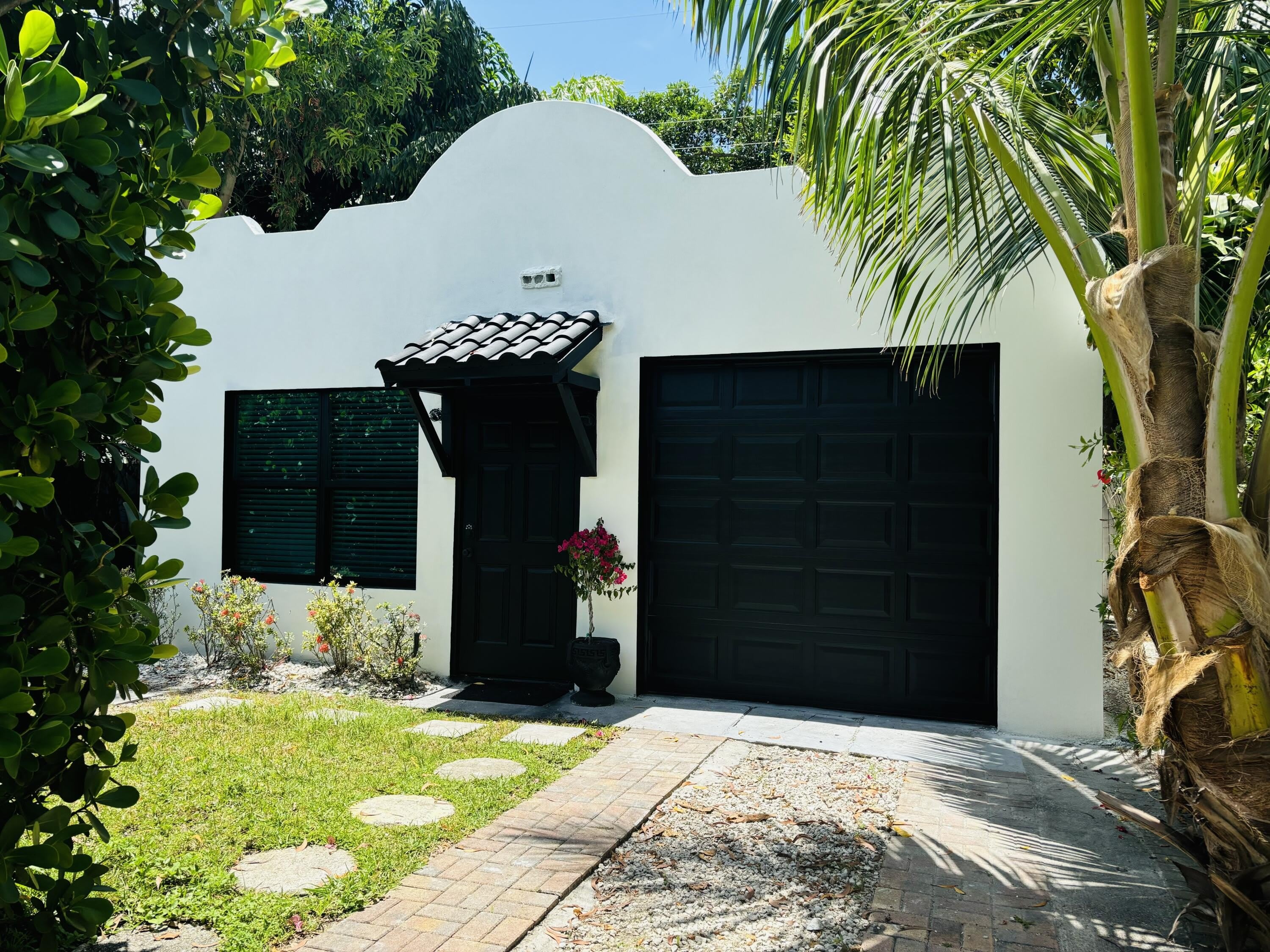 1036 Francis Street – photo 2