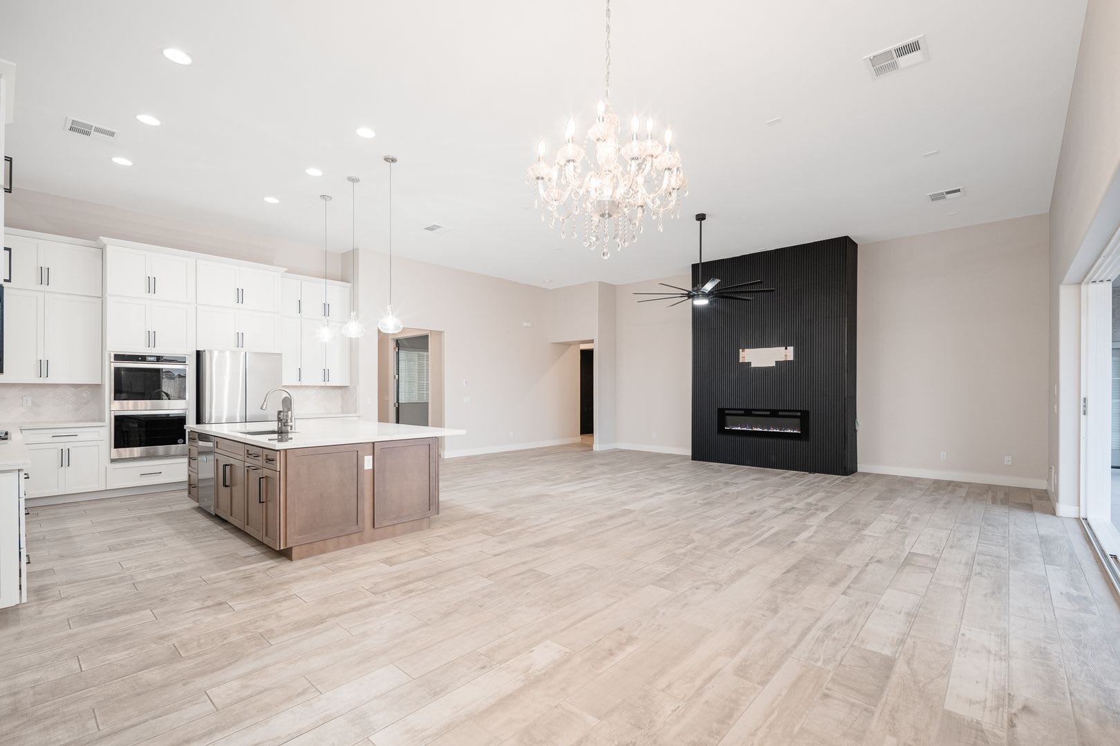 Luxury Estate on 1+ Acre – photo 4