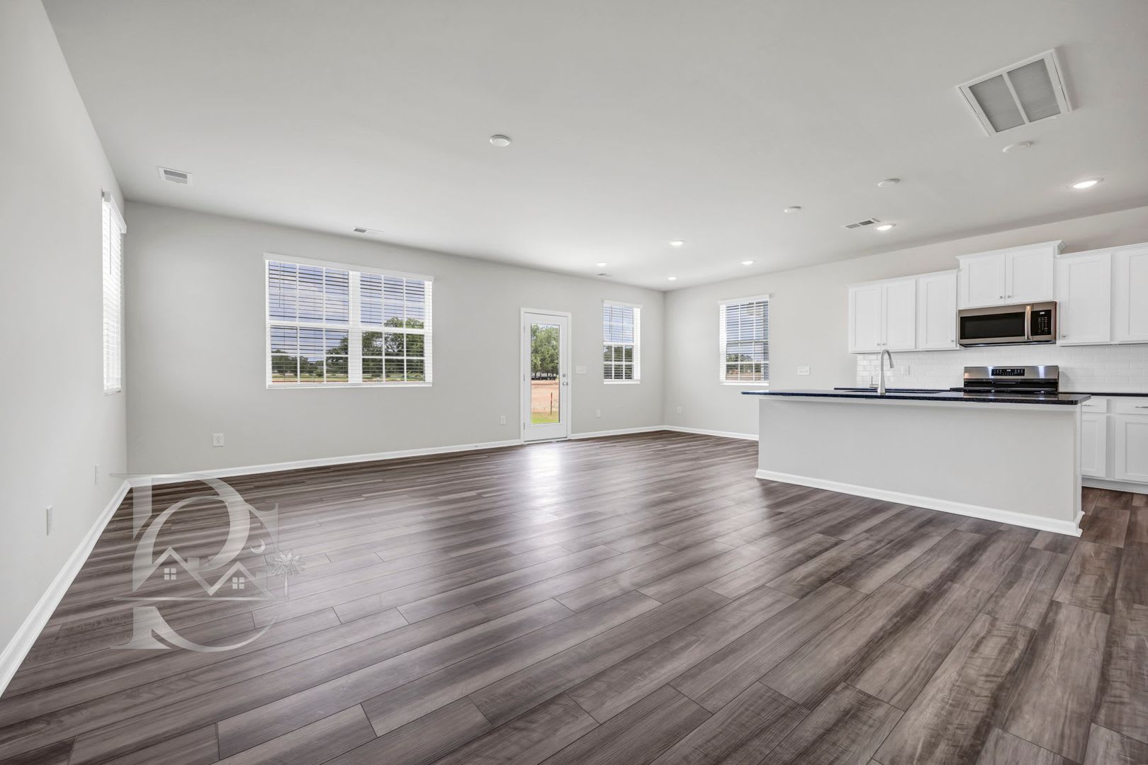 1 YEAR YOUNG! FARMHOUSE INSPIRED HOME – photo 5