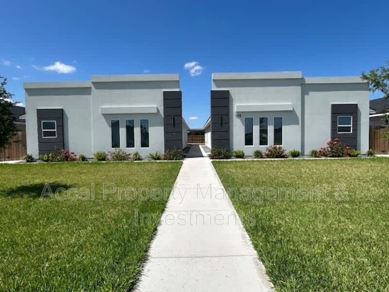 1122 Country Club Drive – photo 1