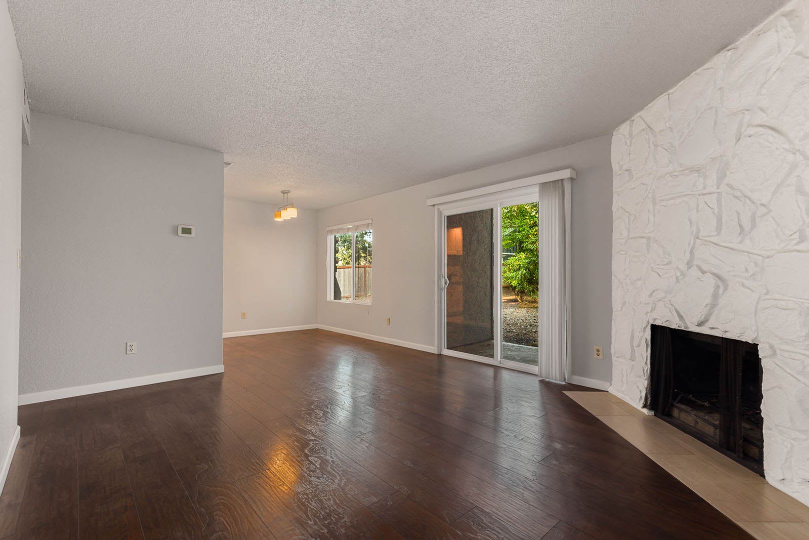 Move In Ready 2Br Condo In Prime Finn Hill Location – photo 4