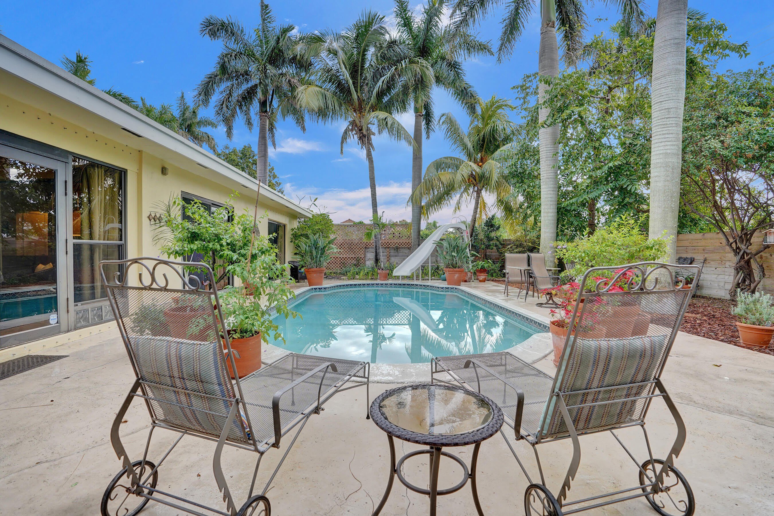 420 NE 36th Street – photo 1