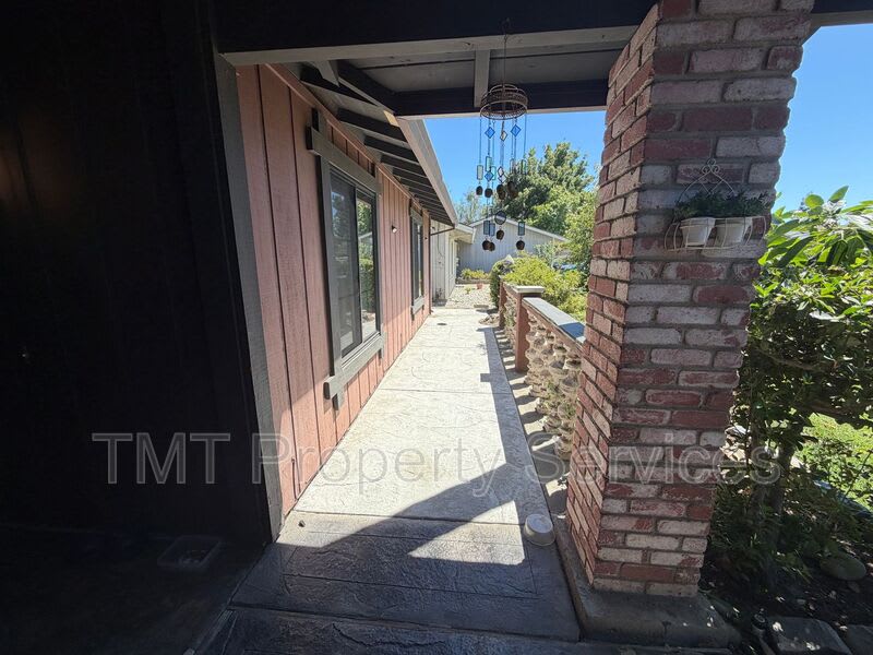 930 Graywood Circle – photo 5