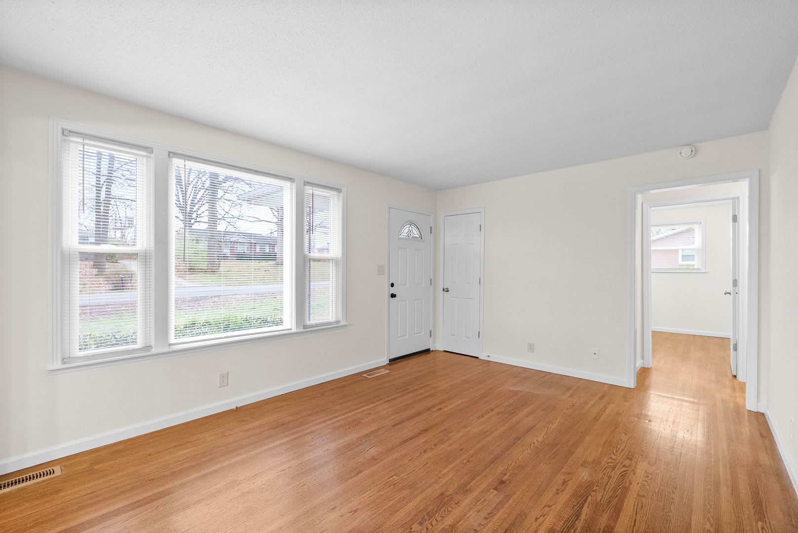 3 Bedroom 2 Bath Home For Rent in St B Area! – photo 5