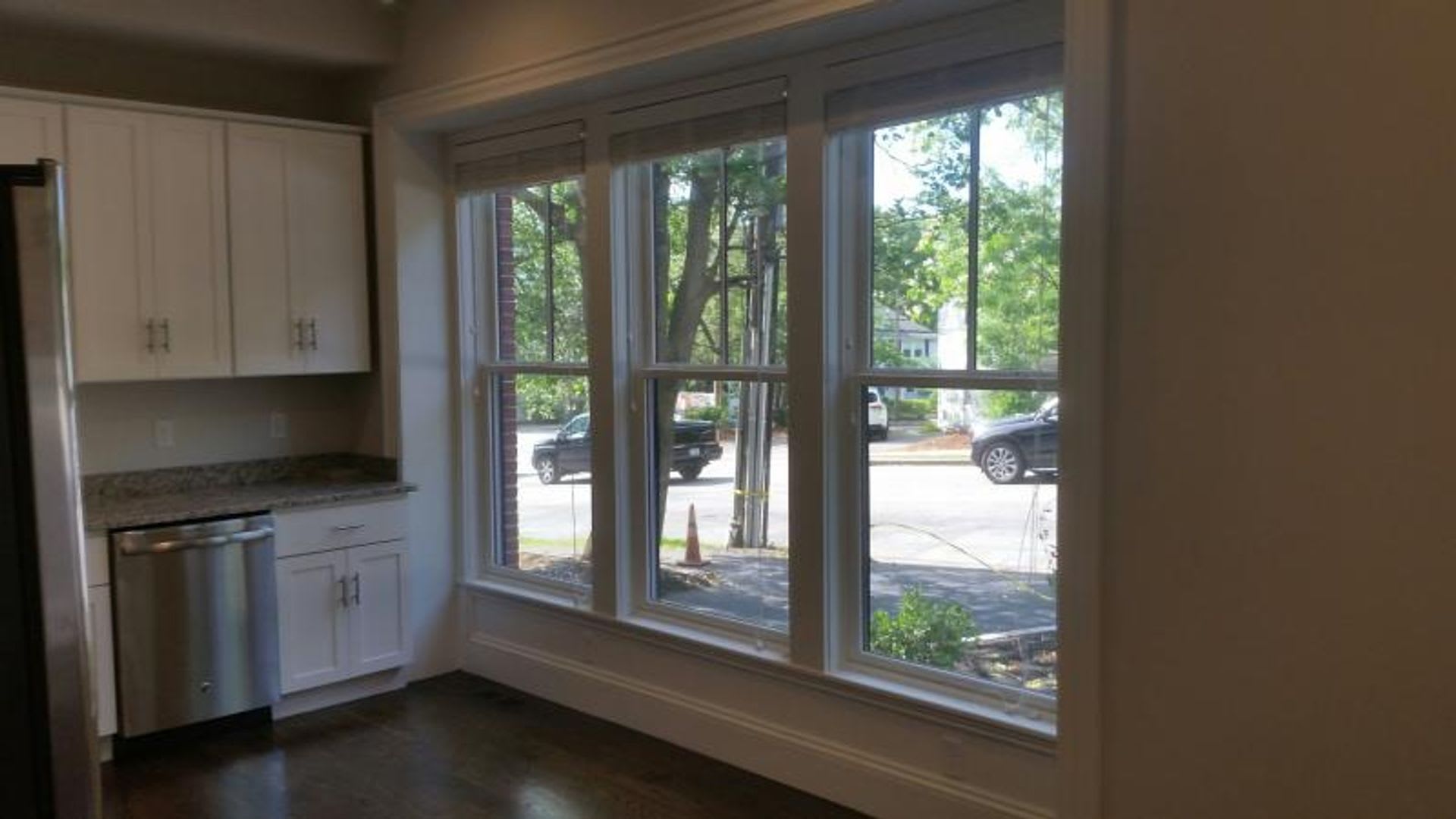Great 4 Bed 4 Bath Available 5/15/26 – photo 5